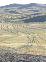 Современная Монголия. Типичная «трасса» в горах