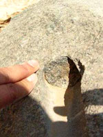 Фото 38. След трубчатого сверла на блоке в районе Храма Сахура в Абусире