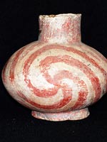 Свастика на бутылке, найденной на месте индейской деревни XV века близ Карсона (штат Миссисипи)
