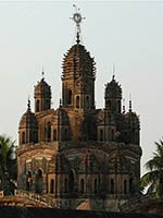 Луковицеобразные купола индуистского храма Шивы в Калне, Западная Бенгалия (Kalna in West Bengal)