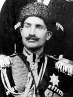 Будущий шах Ирана и основатель династии Пехлеви, Реза-хан со своим сослуживцем по Персидской казачьей бригаде, 1910-е гг.