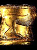 Золотой кубок. Из района Калардашта. X в. до н.э. Археологический музей. Тегеран